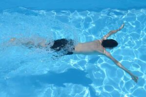 Protect your spine in warm weather